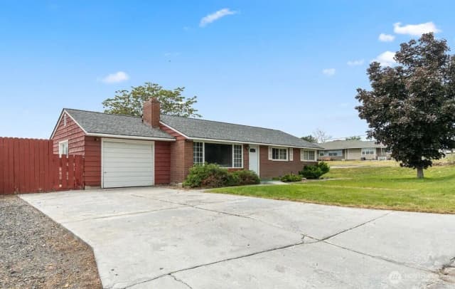 Property photo for 281 Mocliff Avenue, Ephrata photo 2