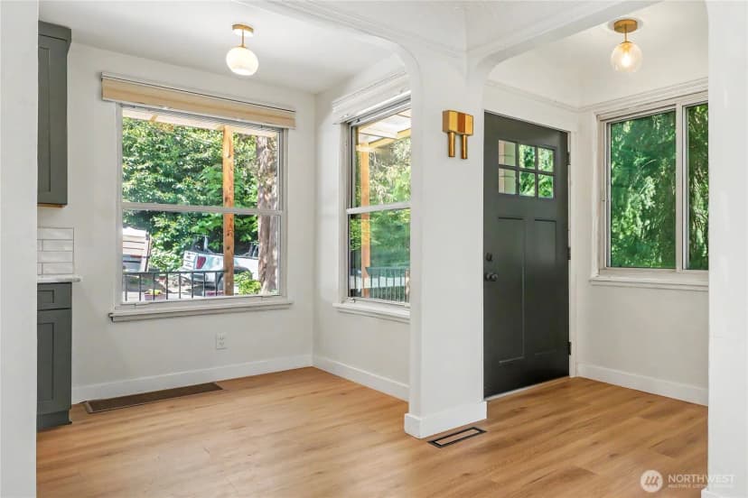 Property photo for 10106 16th Avenue S, Seattle photo 6