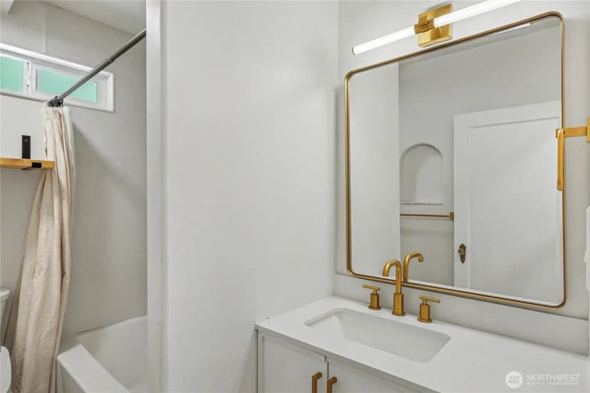 Property photo for 10106 16th Avenue S, Seattle photo 14