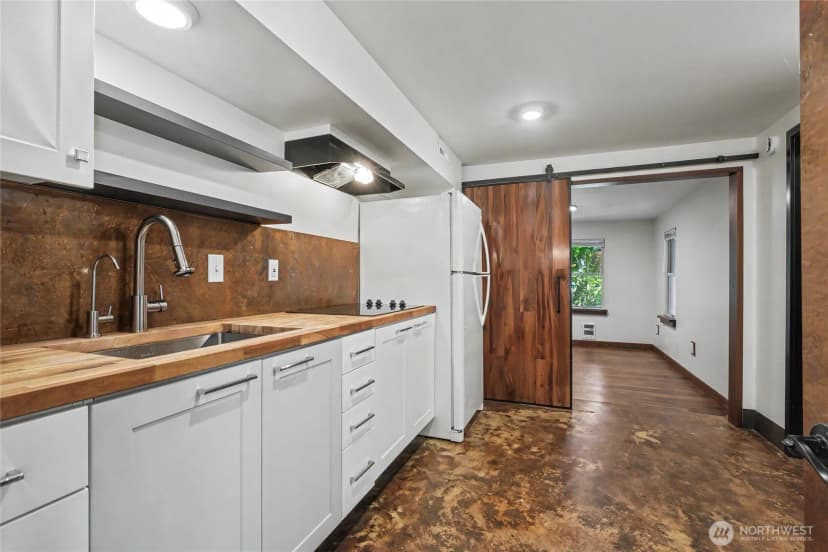 Property photo for 10106 16th Avenue S, Seattle photo 23