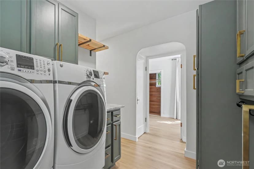 Property photo for 10106 16th Avenue S, Seattle photo 11