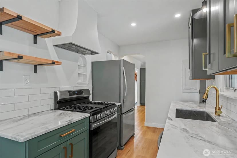 Property photo for 10106 16th Avenue S, Seattle photo 8