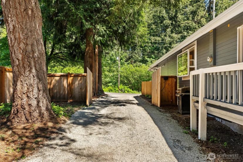 Property photo for 18925 276th Avenue Se, Issaquah photo 33