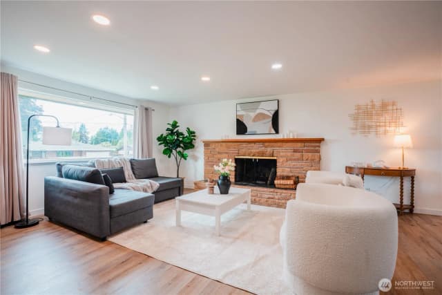 Property photo for 20840 102nd Avenue Se, Kent photo 2