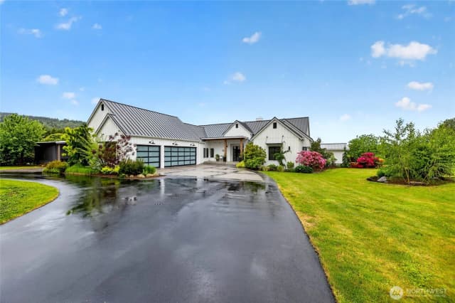 Property photo for 4811 354th Avenue Se, Fall City