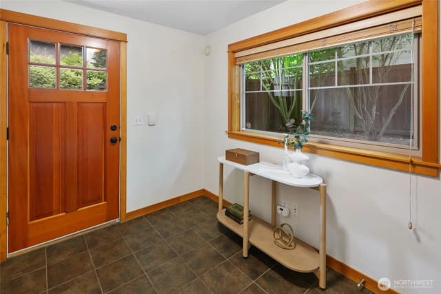 Property photo for 140 21st Avenue E #b, Seattle photo 4