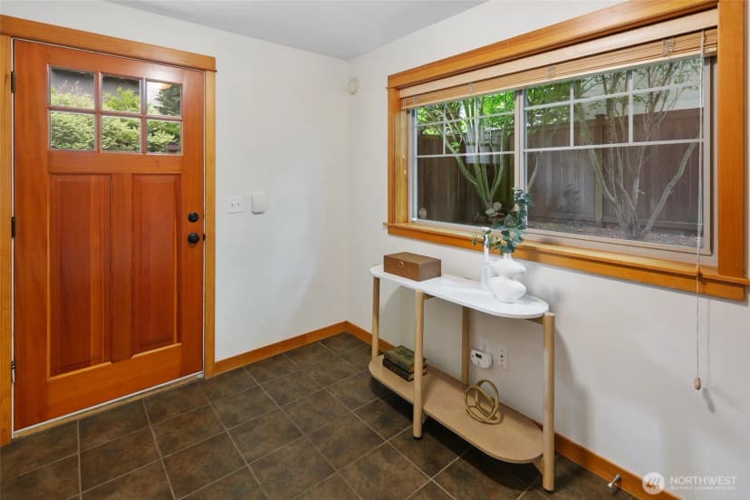 Property photo for 140 21st Avenue E #b, Seattle photo 4