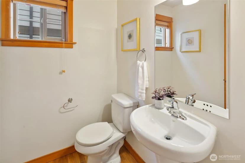 Property photo for 140 21st Avenue E #b, Seattle photo 14