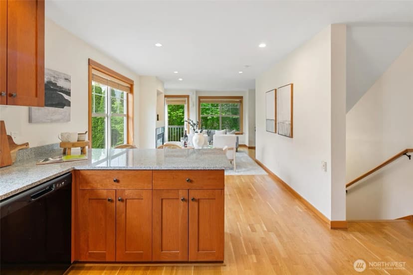 Property photo for 140 21st Avenue E #b, Seattle photo 6