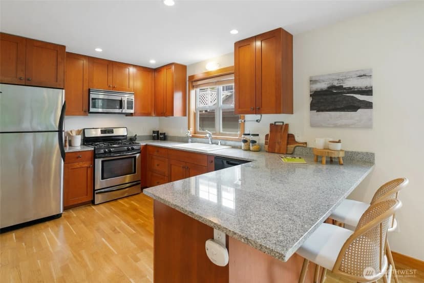 Property photo for 140 21st Avenue E #b, Seattle photo 7