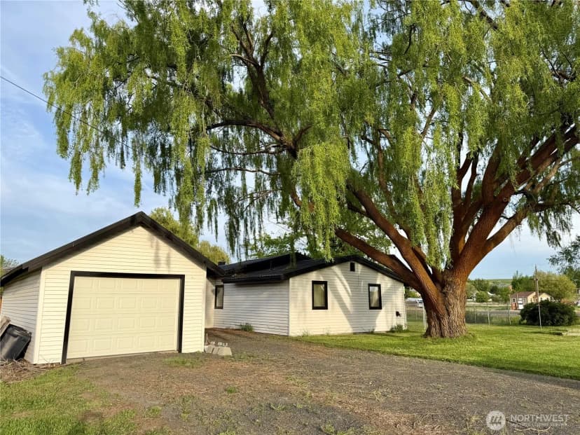 Property photo for 230 Nw Watson Street, Creston photo 32