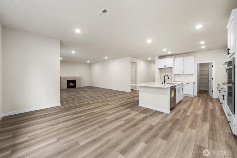 Property photo for 13918 208th Avenue E, Bonney Lake photo 10