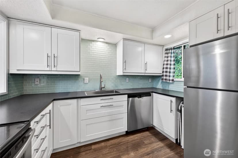 Property photo for 140 Summit Avenue N #b5, Kent photo 8