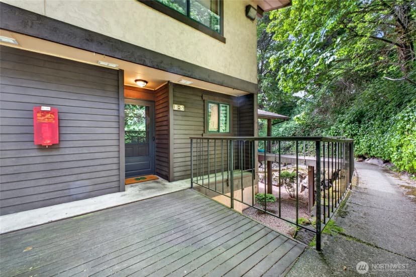 Property photo for 140 Summit Avenue N #b5, Kent photo 3