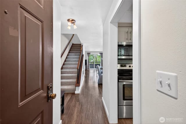 Property photo for 140 Summit Avenue N #b5, Kent photo 4