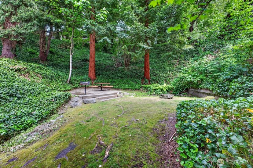 Property photo for 140 Summit Avenue N #b5, Kent photo 23