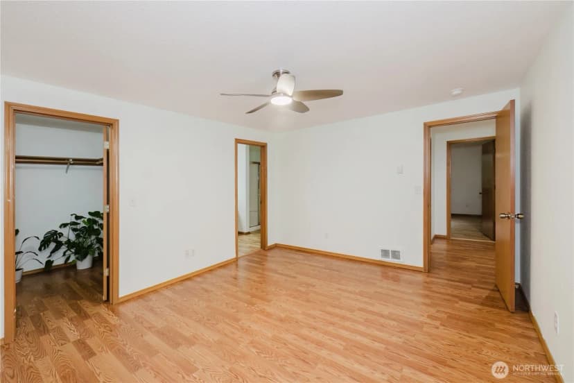 Property photo for 566 E Pointes Drive W, Shelton photo 11