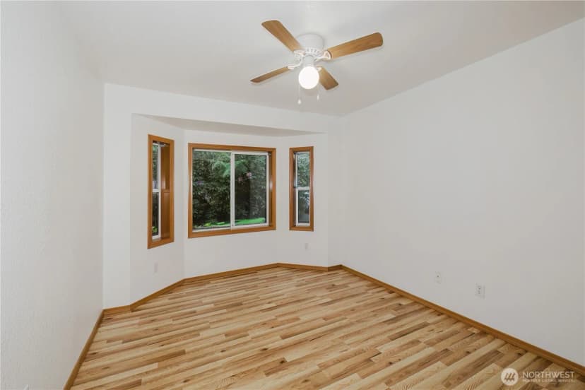 Property photo for 566 E Pointes Drive W, Shelton photo 17