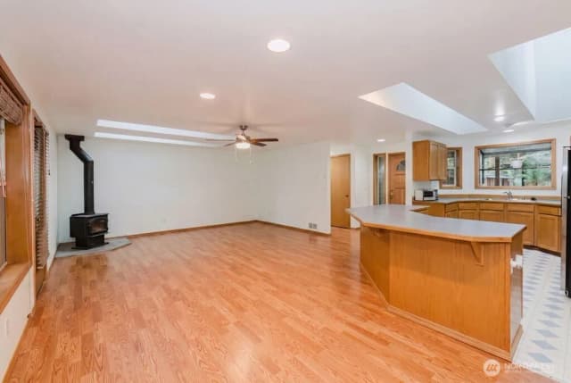 Property photo for 566 E Pointes Drive W, Shelton photo 4