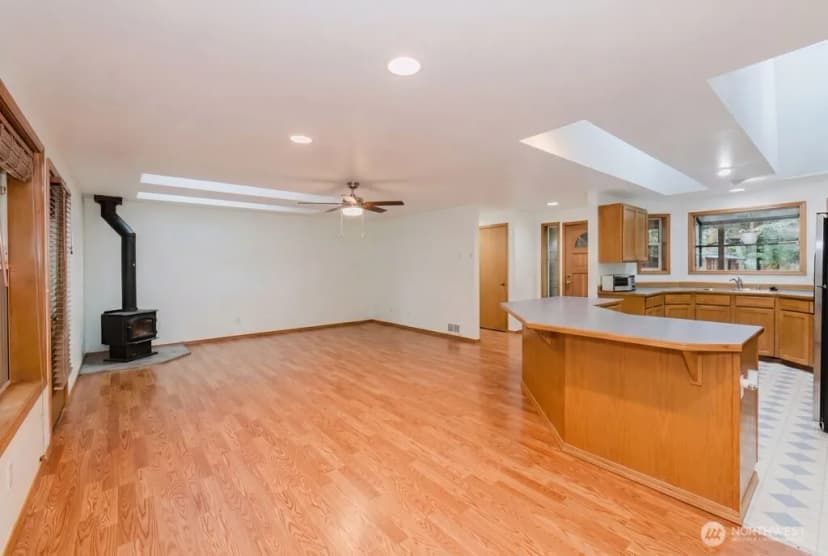 Property photo for 566 E Pointes Drive W, Shelton photo 4
