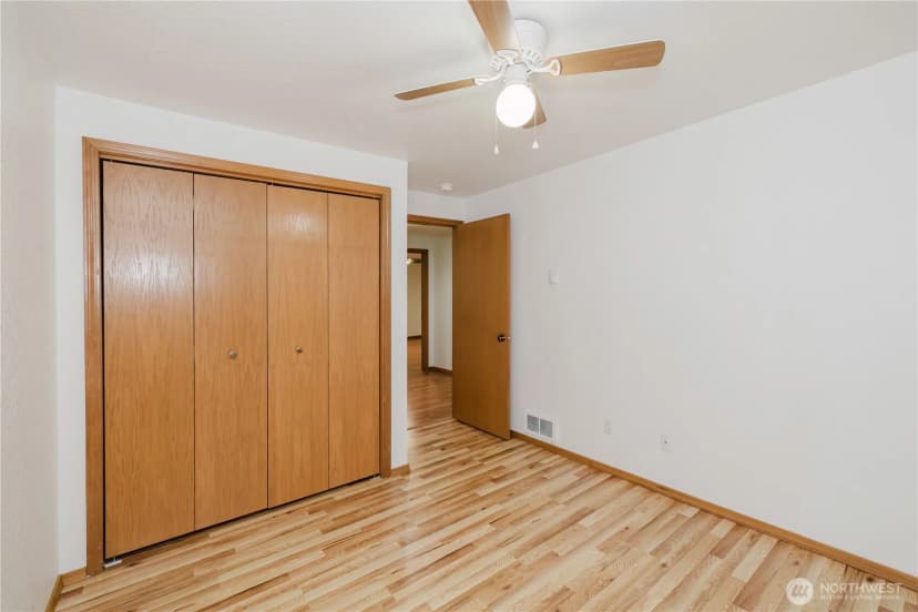Property photo for 566 E Pointes Drive W, Shelton photo 19
