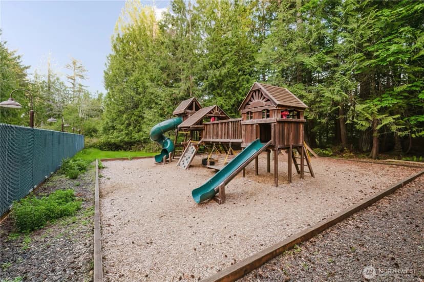 Property photo for 566 E Pointes Drive W, Shelton photo 37