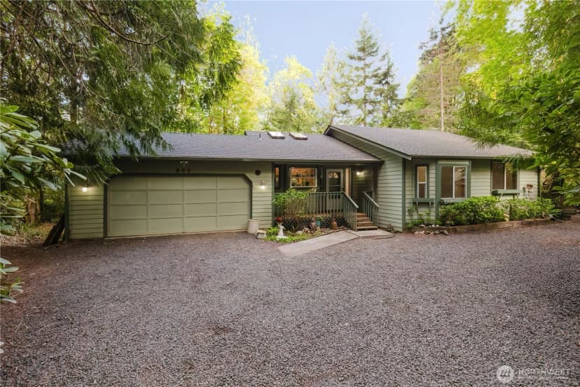 Property photo for 566 E Pointes Drive W, Shelton