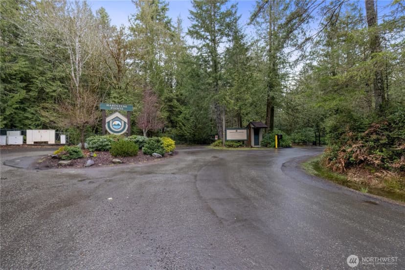 Property photo for 566 E Pointes Drive W, Shelton photo 29