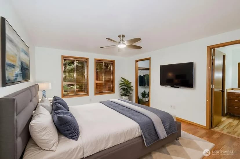 Property photo for 566 E Pointes Drive W, Shelton photo 9