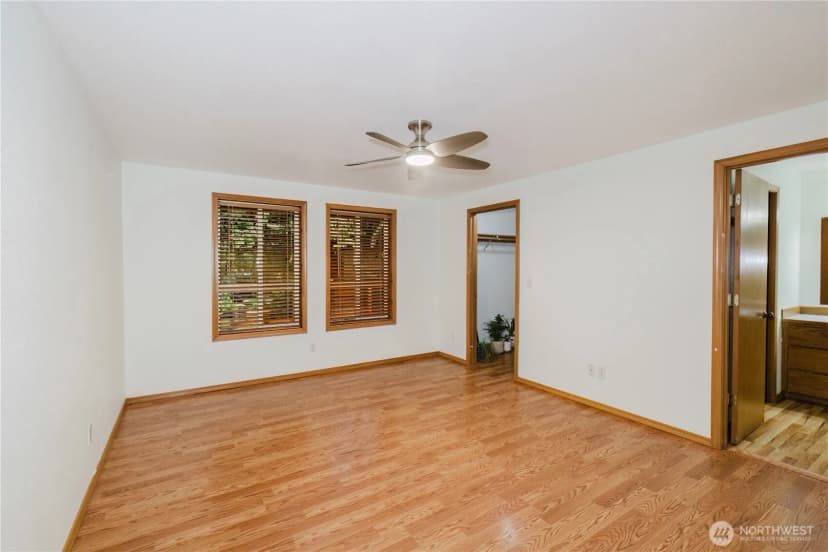 Property photo for 566 E Pointes Drive W, Shelton photo 10