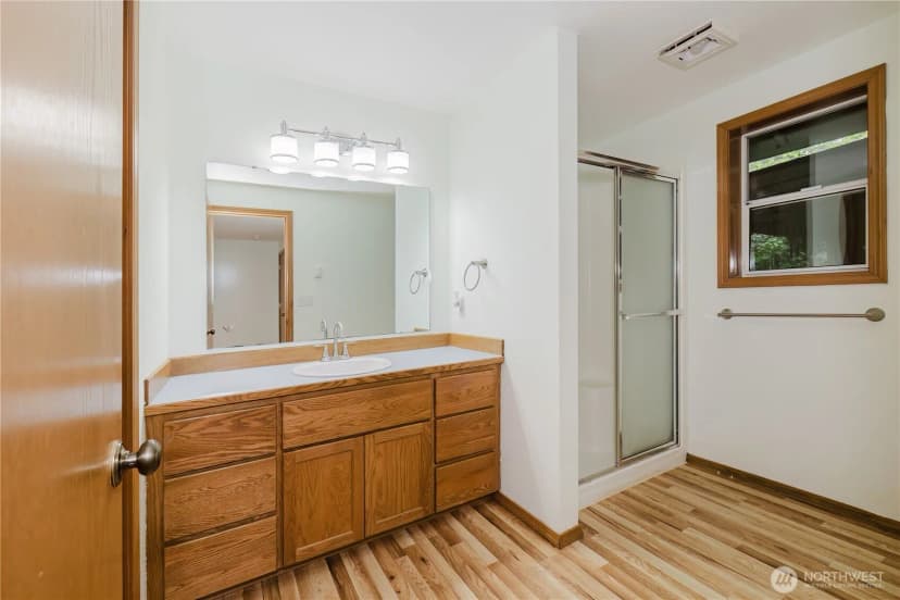 Property photo for 566 E Pointes Drive W, Shelton photo 12