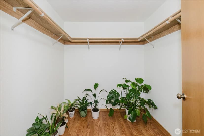 Property photo for 566 E Pointes Drive W, Shelton photo 15