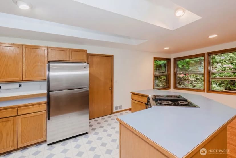 Property photo for 566 E Pointes Drive W, Shelton photo 8