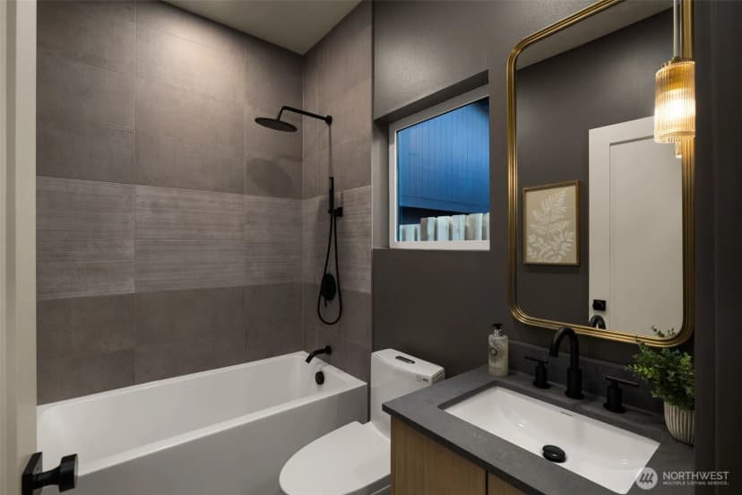 Property photo for 14033 Densmore Avenue N, Seattle photo 16