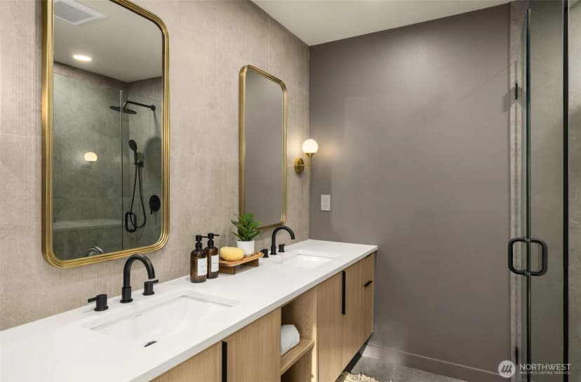 Property photo for 14033 Densmore Avenue N, Seattle photo 12
