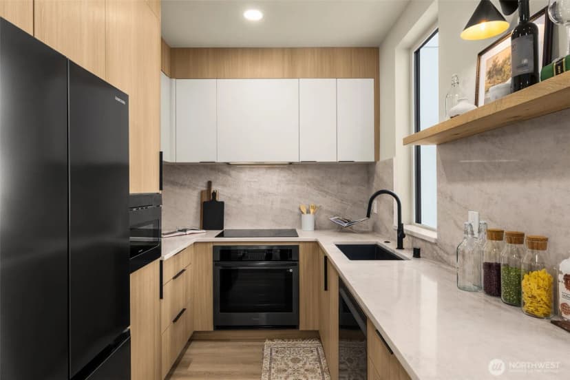 Property photo for 14033 Densmore Avenue N, Seattle photo 8