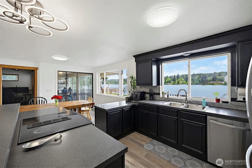Property photo for 33915 Tanwax Court E, Eatonville photo 10