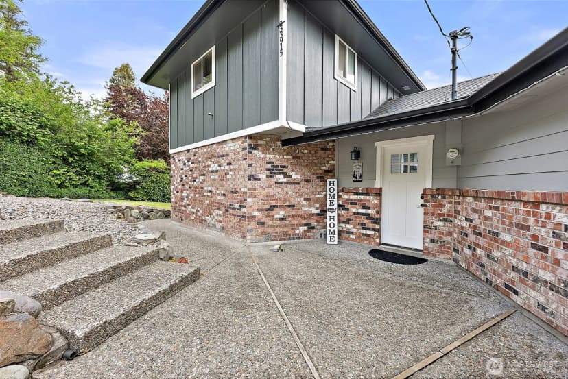 Property photo for 33915 Tanwax Court E, Eatonville photo 6
