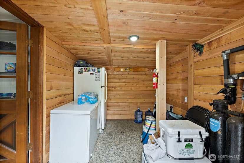 Property photo for 33915 Tanwax Court E, Eatonville photo 32