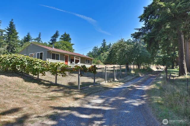 Property photo for 207 Fort Casey Road, Coupeville photo 3