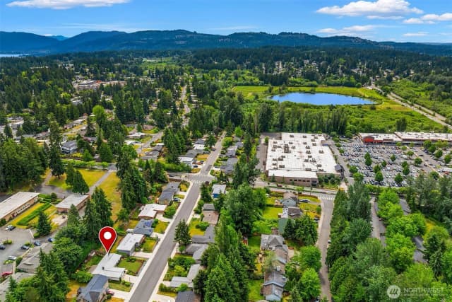 Property photo for 40 151st Place Ne, Bellevue photo 3