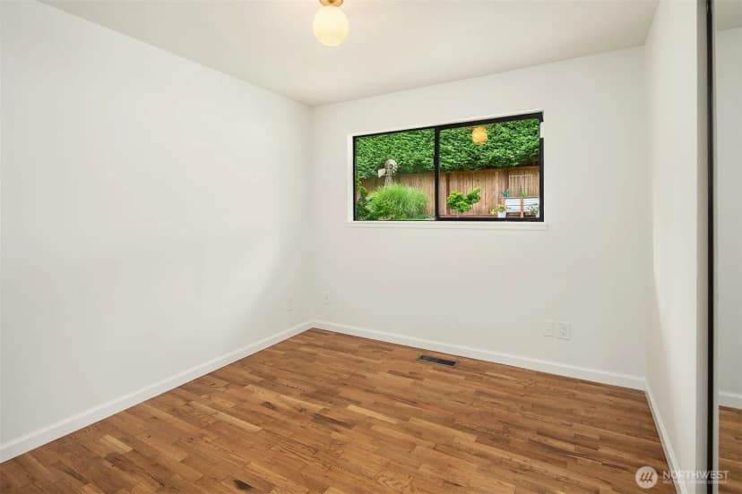 Property photo for 40 151st Place Ne, Bellevue photo 23