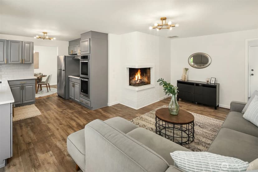 Property photo for 40 151st Place Ne, Bellevue photo 11