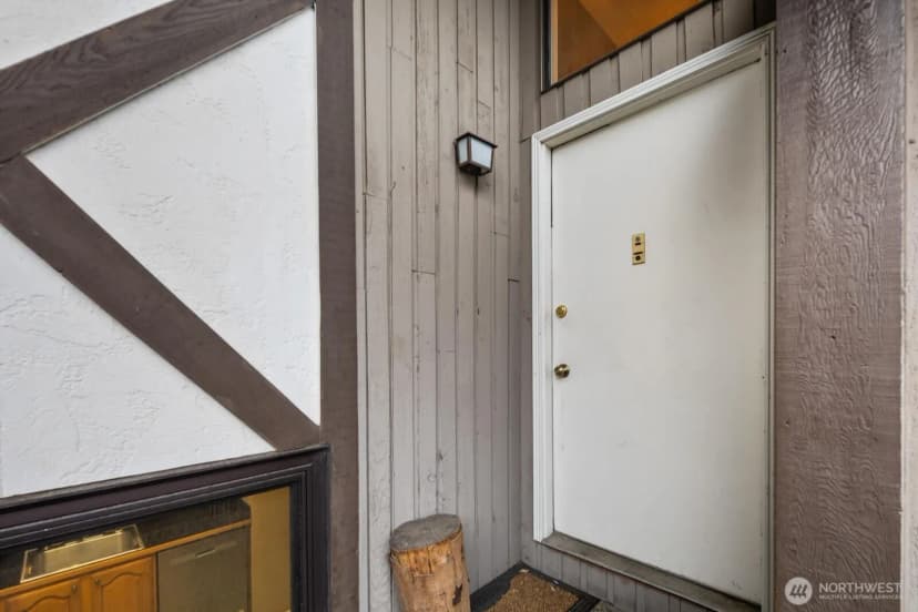 Property photo for 323 Sw 112th Street #102, Seattle photo 3