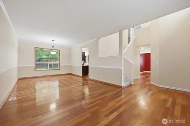 Property photo for 910 135th Street Sw, Everett photo 5