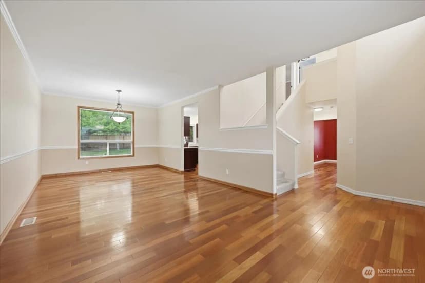 Property photo for 910 135th Street Sw, Everett photo 5