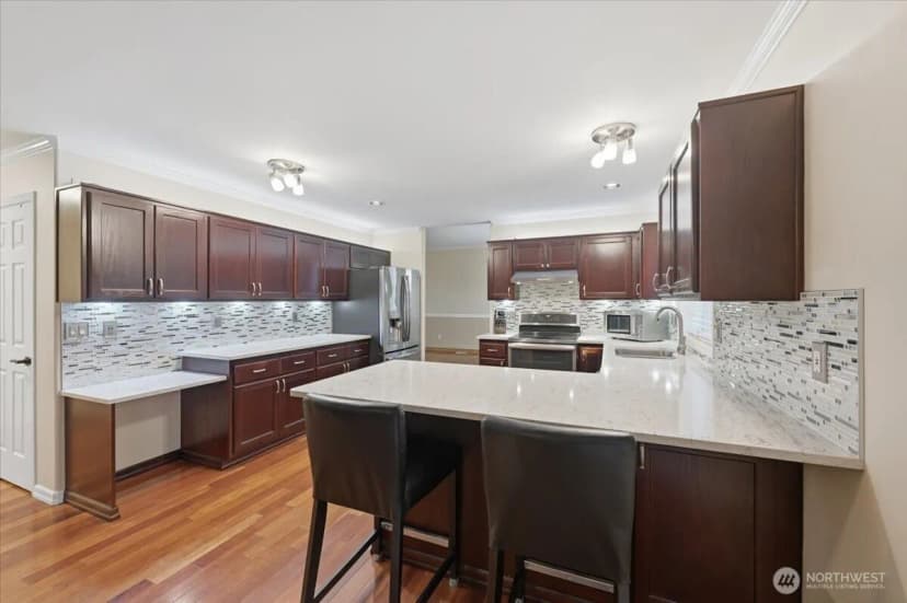 Property photo for 910 135th Street Sw, Everett photo 13