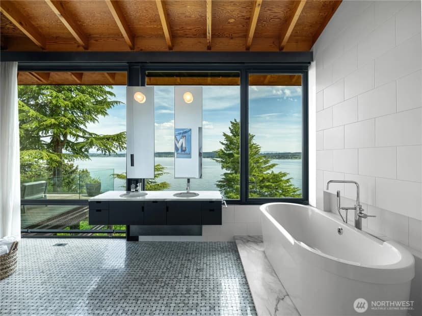 Property photo for 3310 E Laurelhurst Drive Ne, Seattle photo 21