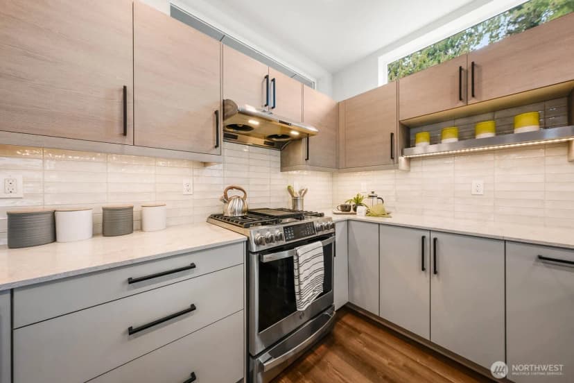 Property photo for 114 Ne 180th Street #d, Shoreline photo 10