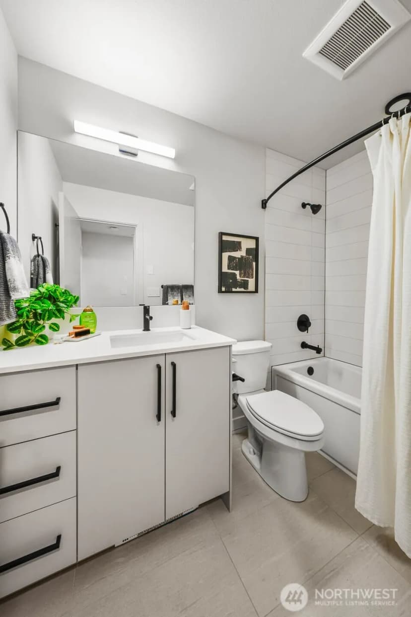 Property photo for 114 Ne 180th Street #d, Shoreline photo 23